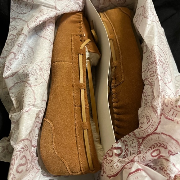 Moccasin Slippers NWT - Picture 7 of 7